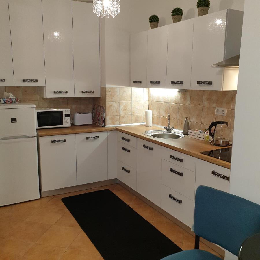 מישקולץ Paradise Apartman מראה חיצוני תמונה